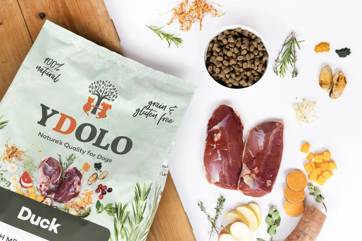 Miękkie półwilgotne granulki karmy YDOLO Duck tłoczone na zimno